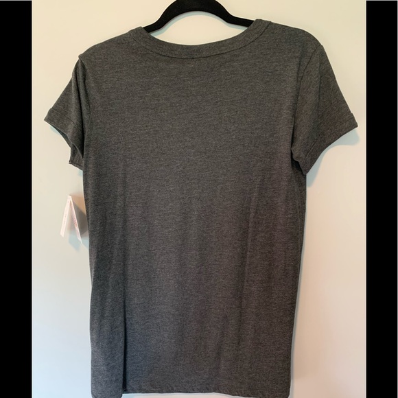 NWT LuLaRoe Liv Christmas Tee Shirt - Picture 2 of 6